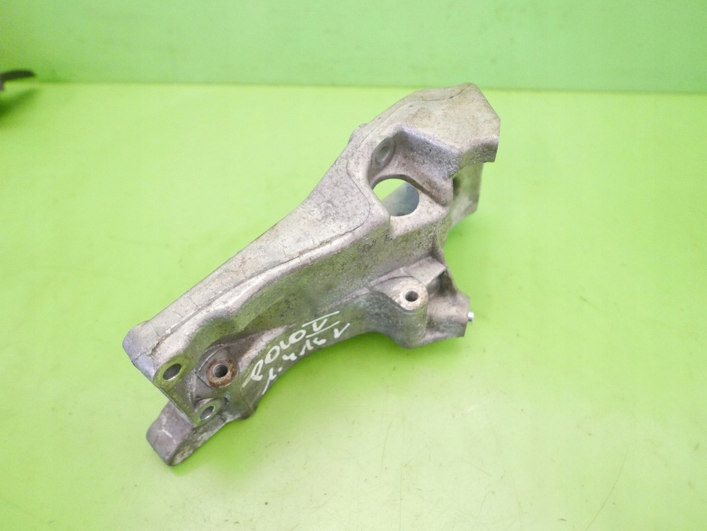 фото №9, Кронштейн генератора 036145169g vw polo v 6r 1.4 16v