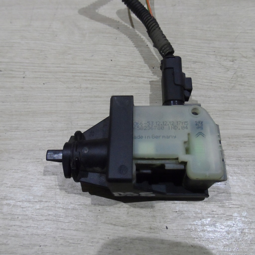 фото №11, Крышка заливной топлива крышка моторчик citroen ds5