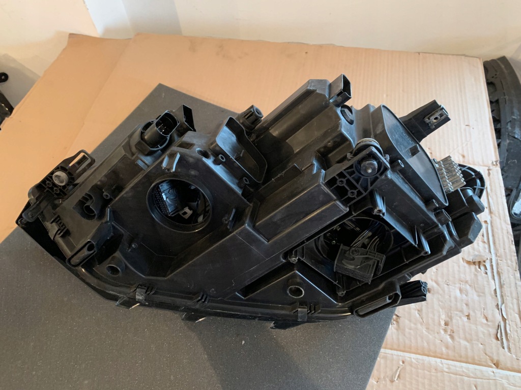 фото №5, Vw touran 5tb 15- права лампа full led