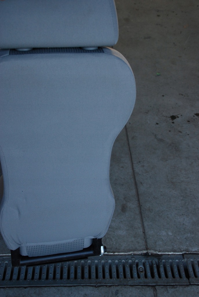 фото №4, Сиденье одиночное задний 2 ряд vw caddy life 2k