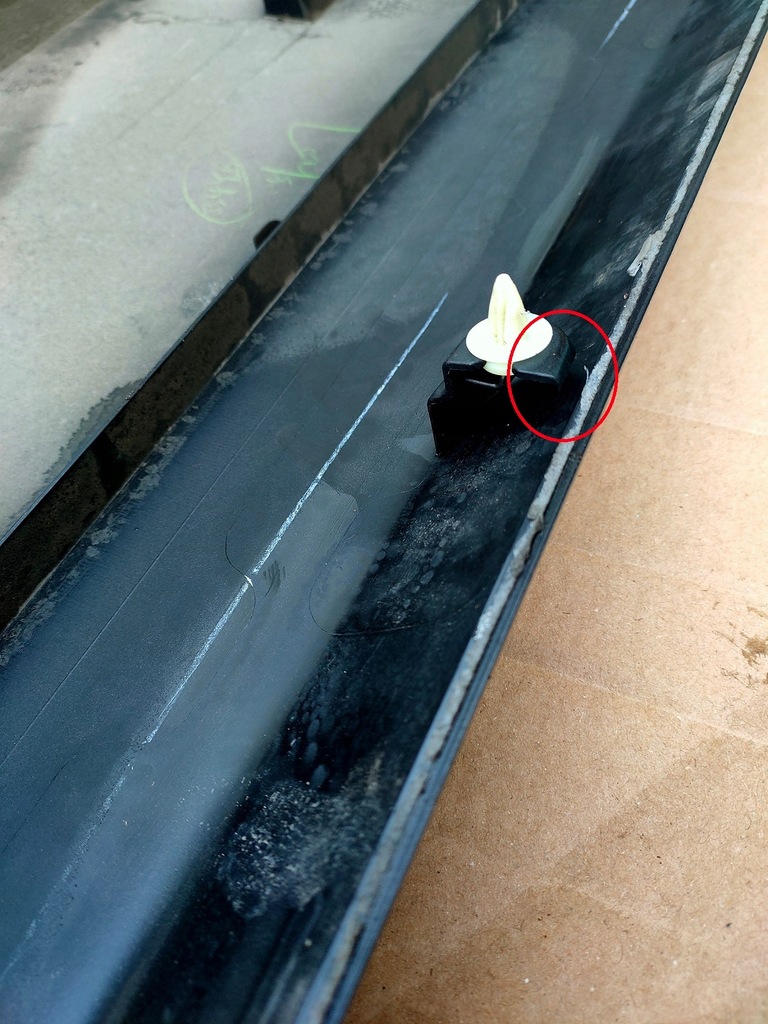 фото №5, Накладка молдинг правый перед mitsubishi pajero iv