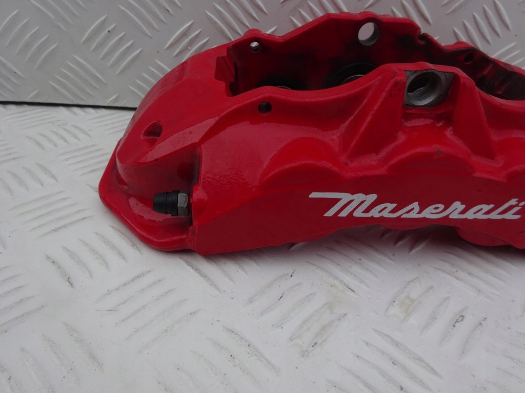 фото №2, Maserati ghibli суппорт тормозной правый brembo p
