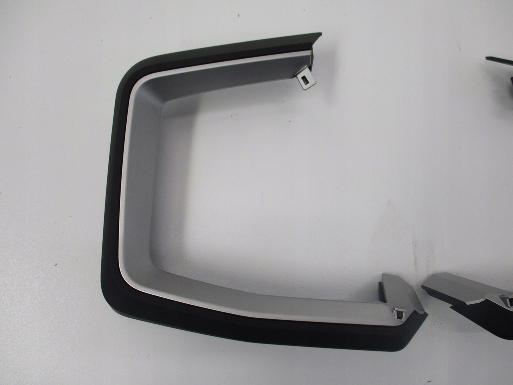 фото №2, Заглушка рамка audi a1 82a 17r