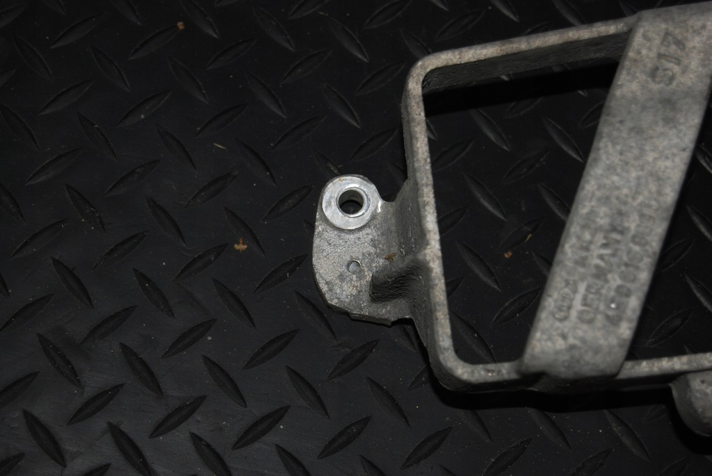 фото №8, Кронштейн компресор audi a8 d3 3.0 tdi 4e0616869d