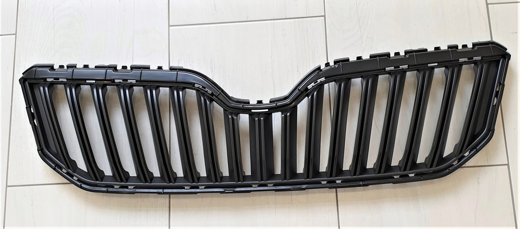 фото №1, Решётка радиатора решётка радиатора середина перед skoda yeti 5l 2013-