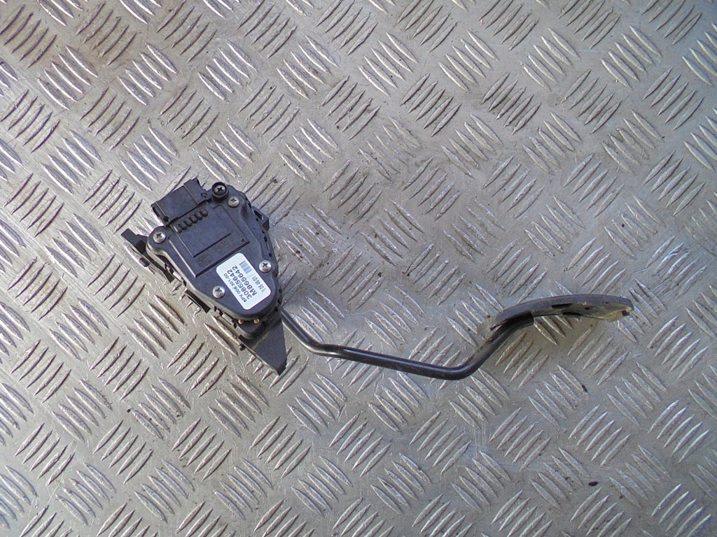 фото №1, Потенциометр газа 30865642 mitsubishi space star i