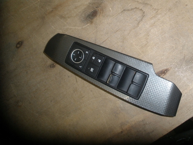 фото №1, Lexus is iii 13- перемикач вікон перед лівий