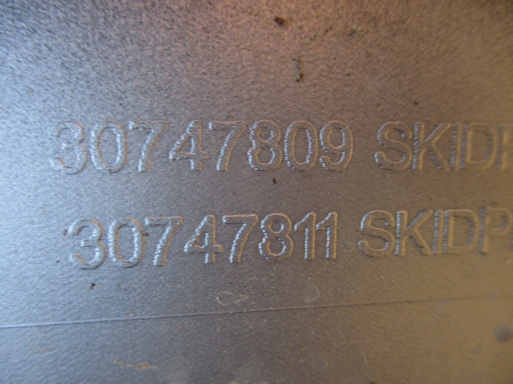 фото №8, Volvo xc40 накладка дифузор бампер задня