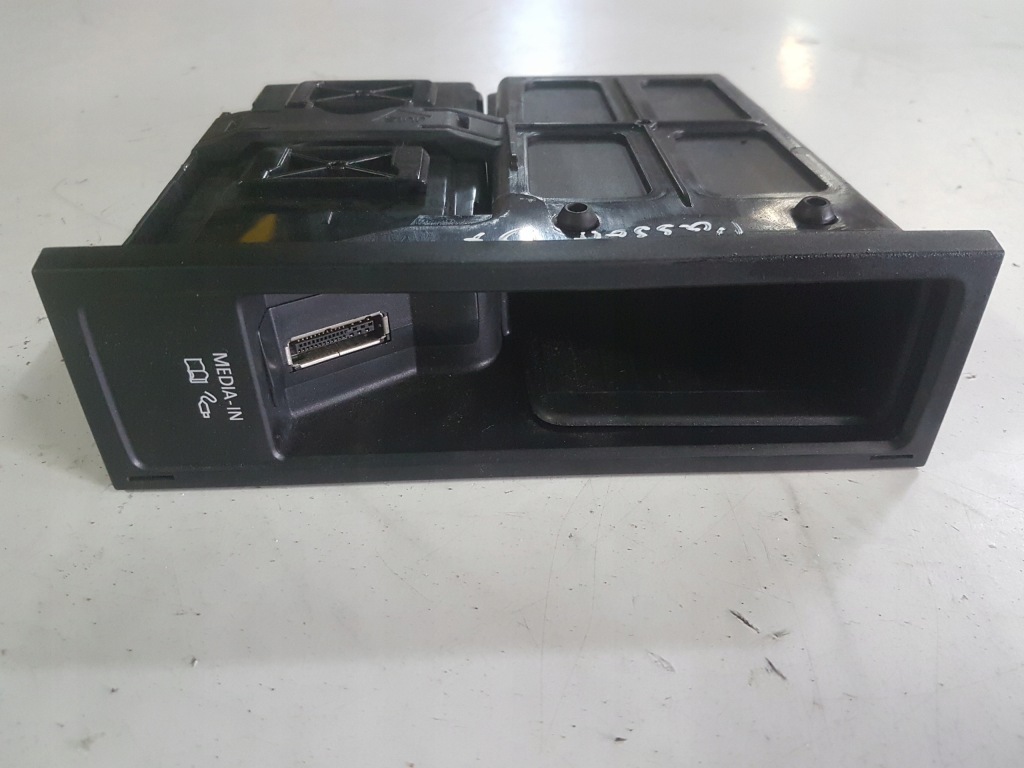 фото №1, Vw passat b7 10-14r модуль интерфейс media in