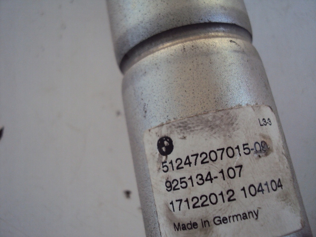 фото №5, Bmw оригинальный номер 7207015 привод крышки багажника