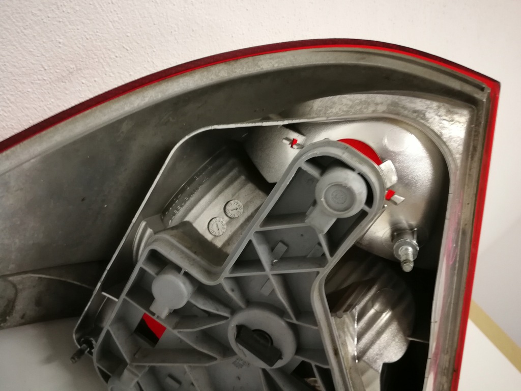 фото №10, Mercedes w203 лампа задня права sedan комплектна