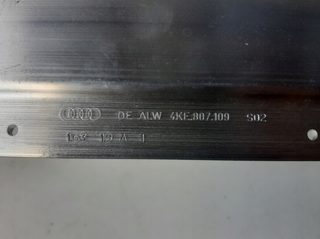 фото №9, Audi e-tron балка підсилювач бампера 4ke807309