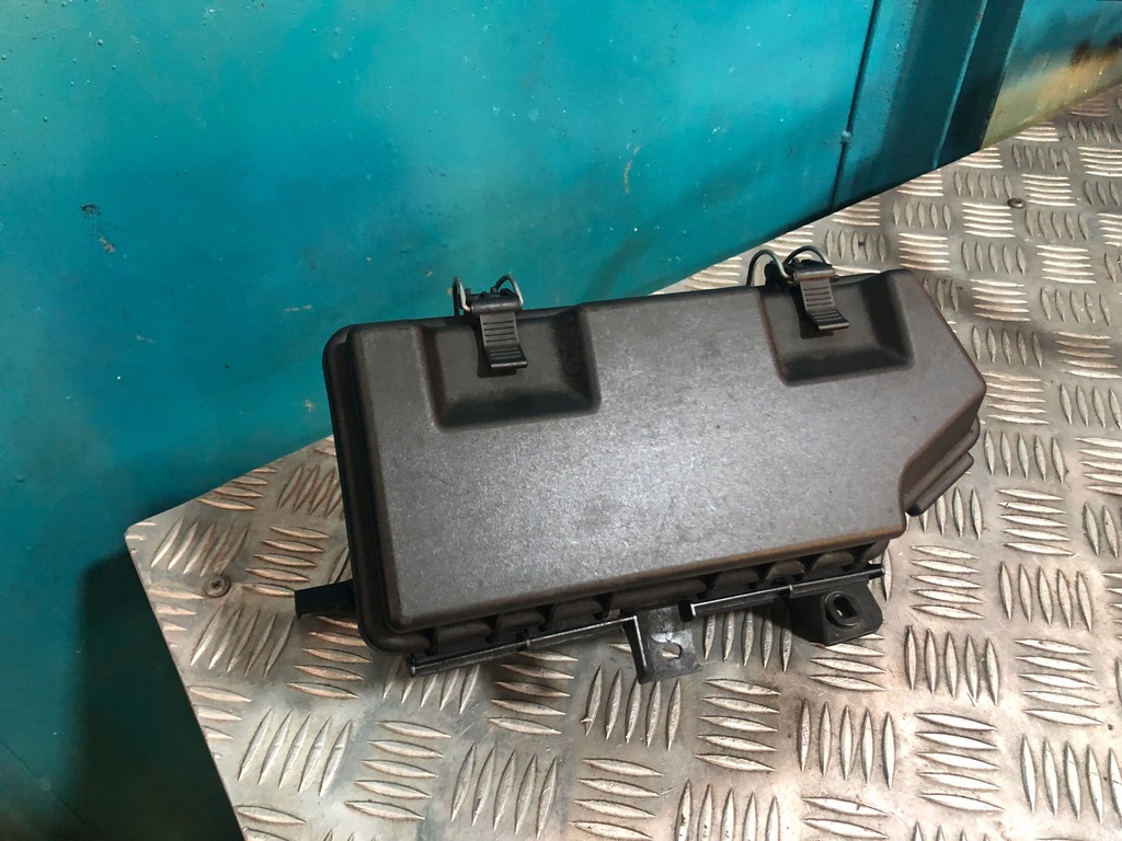 фото №1, Mercedes gl x164 коробка корпус предохранителей