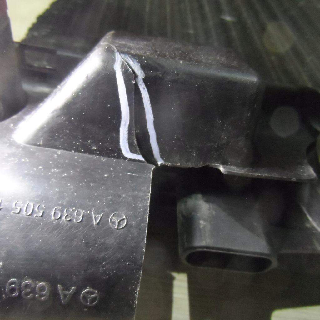 Радиатор воды пабтрубок  mercedes vito ii 639 2.2 cdi Цена