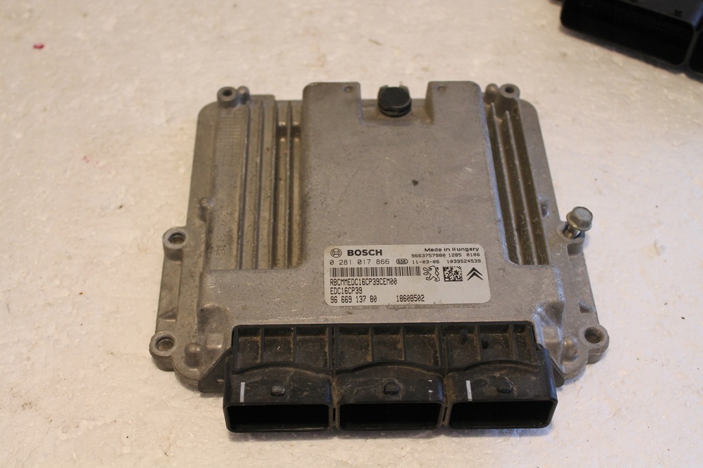 фото №1, Бортовий комп'ютер двигуна блок керування peugeot citroen 4007