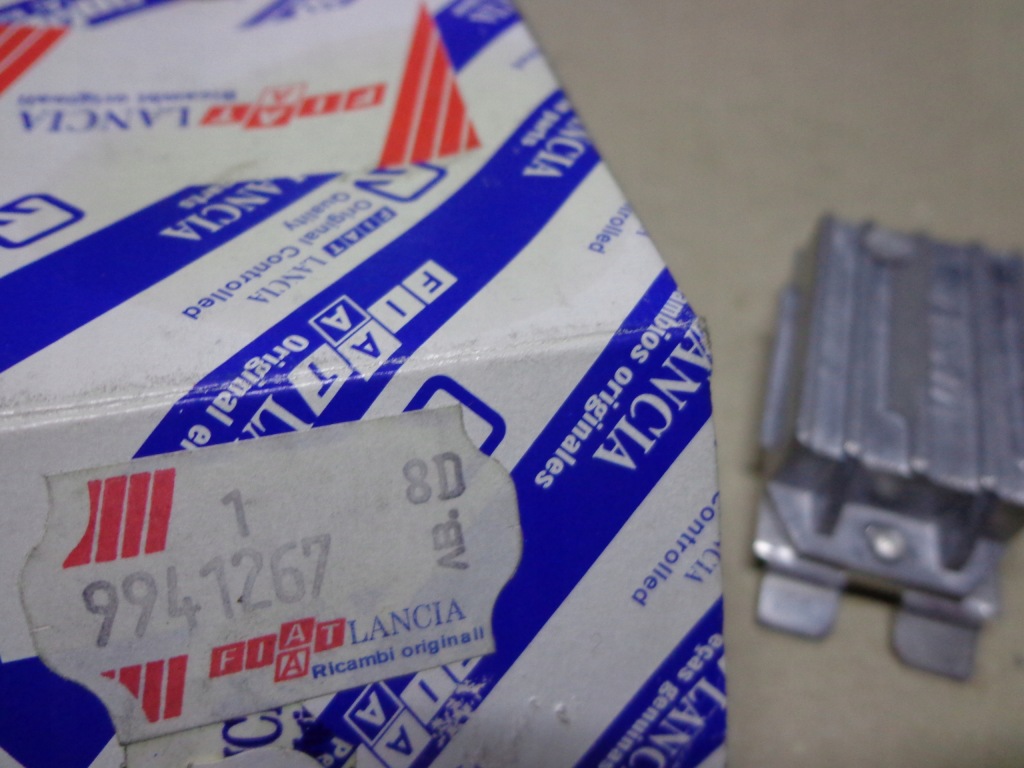 Регулятор напряжения генератора fiat 126 bis-orygin Доставка