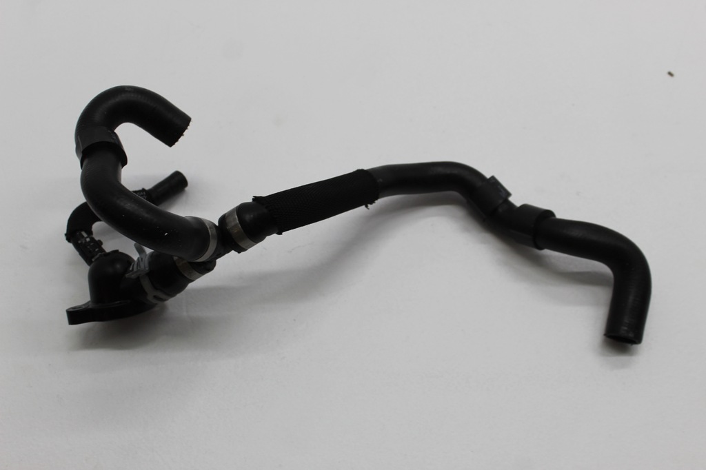 фото №1, Vw t-roc трубка патрубок 04l121030 04l121131aa