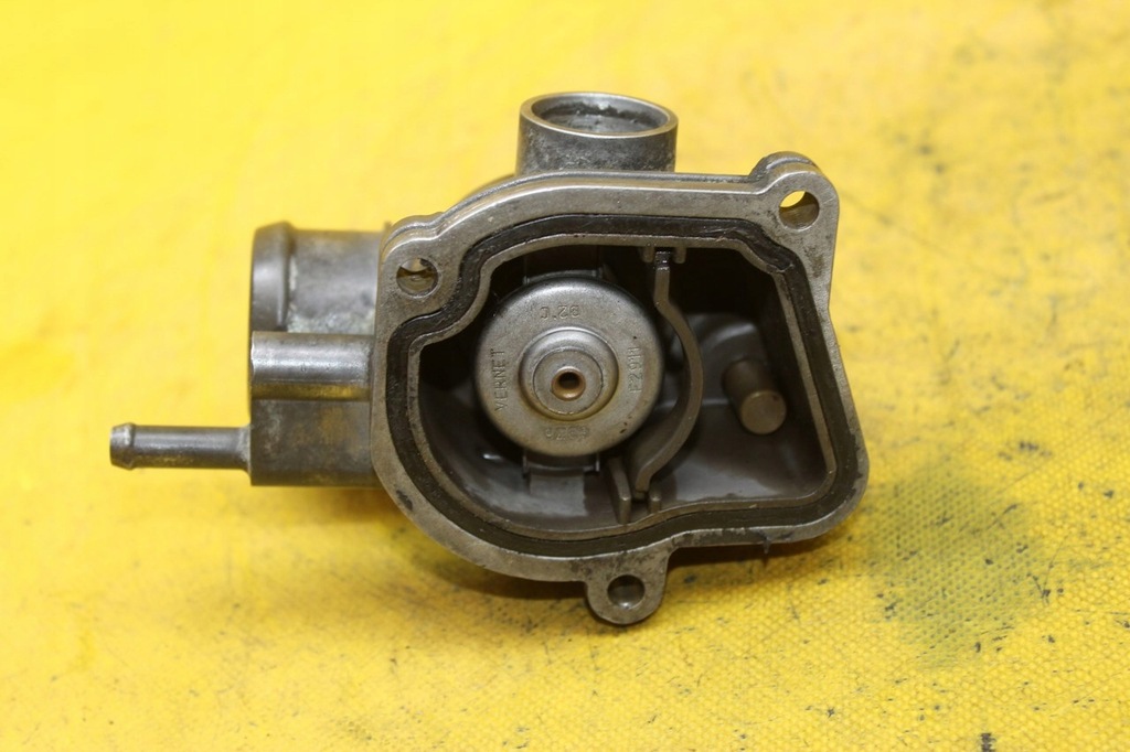 фото №5, Корпус термостата mercedes w210 2.7 cdi