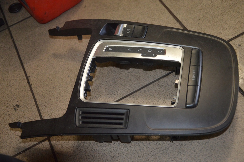 фото №1, Audi a4 b8 панель 8k0864261