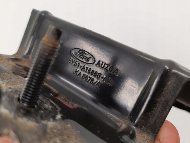 фото №2, Ford fiesta mk7 кронштейн замка капот