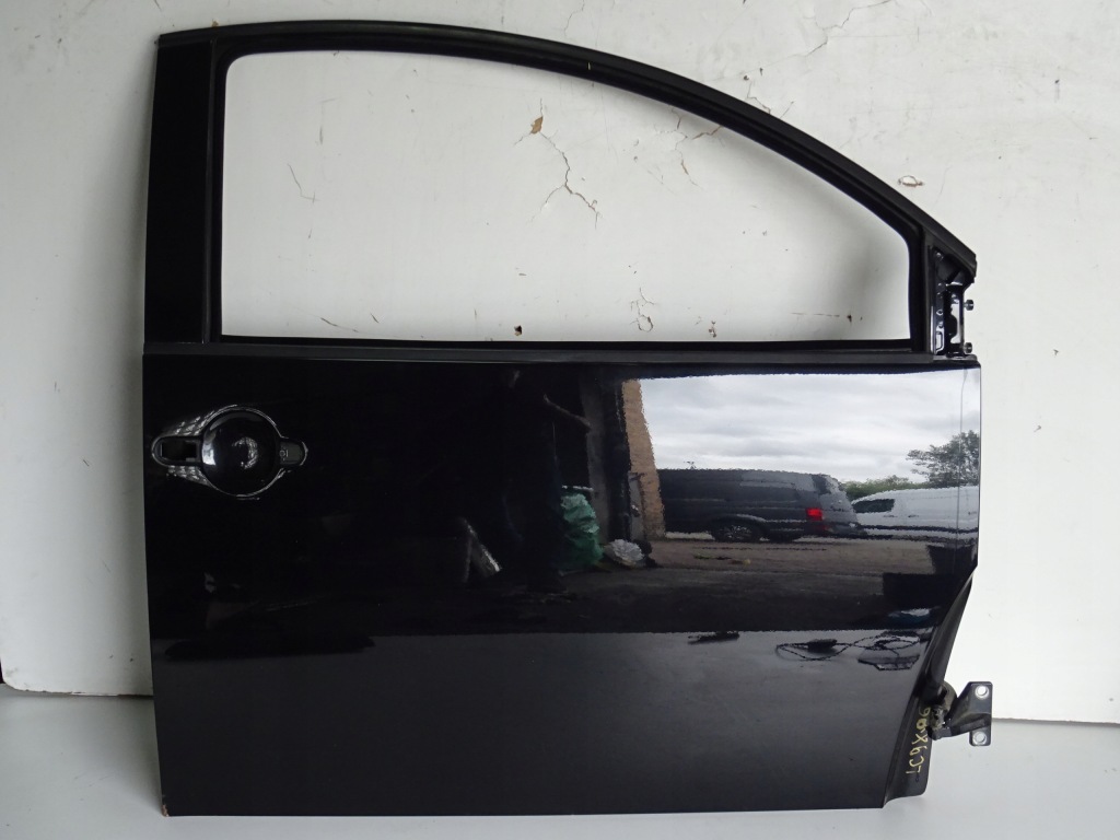 фото №1, Vw new beetle 1c0 дверь правое чёрный met lc9x