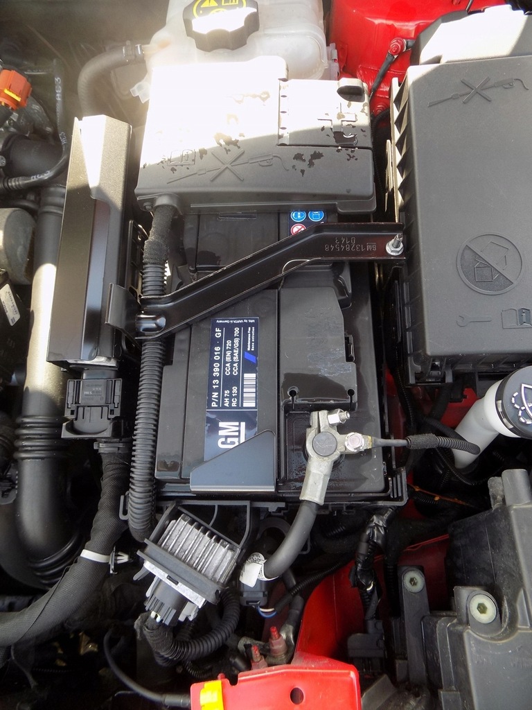 фото №1, Основа полиця корпус акумулятор opel astra iv j