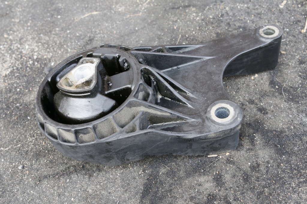 фото №1, Подушка двигуна opel astra j 1.7