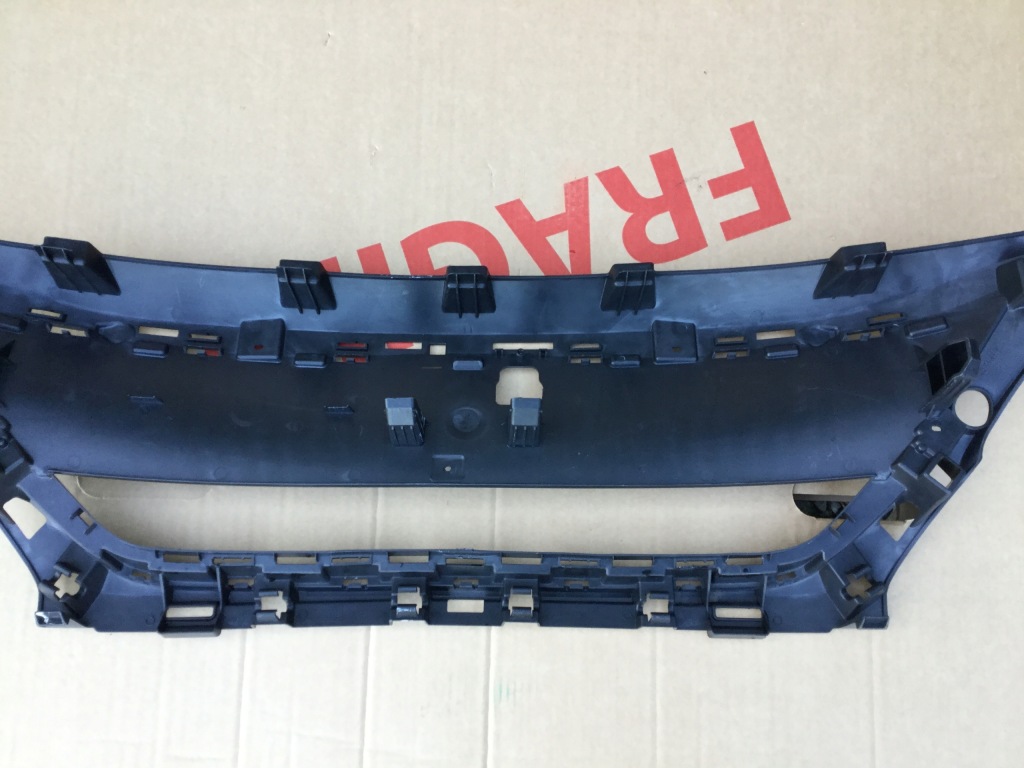 Решётка радиатора решётка радиатора бампера peugeot 3008 5008 ii 16- Киев