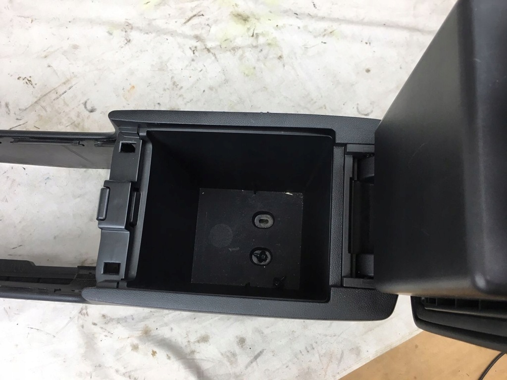 фото №8, Mazda 3 mps 03-09 туннель средний подлокотник