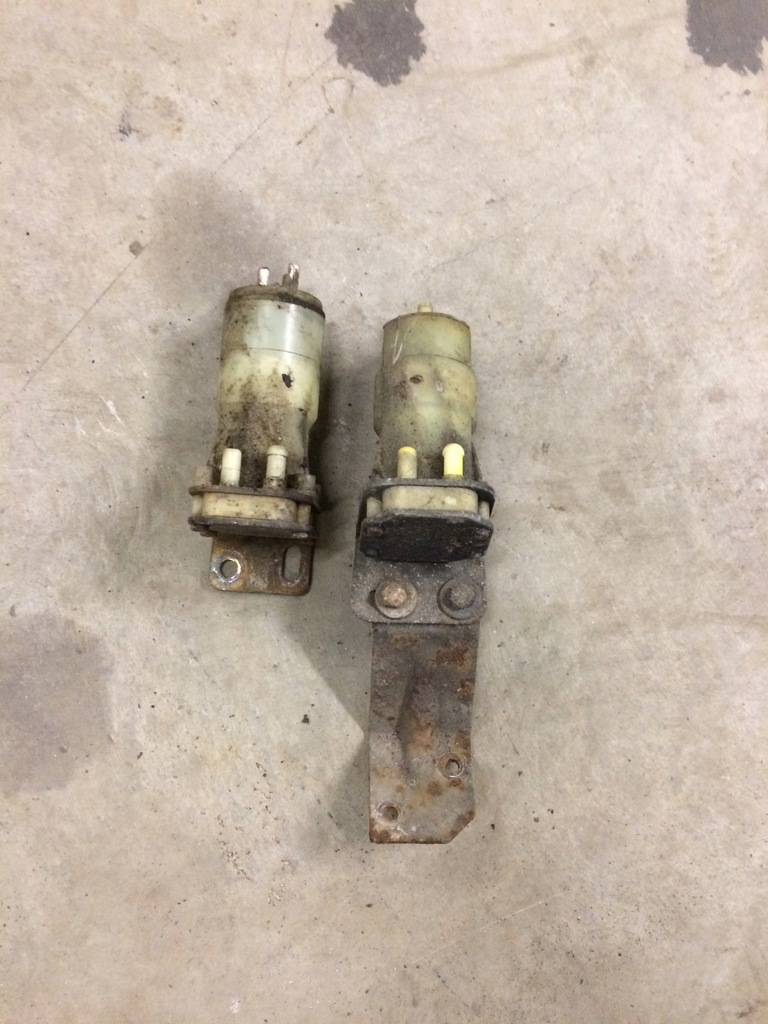 фото №1, Помпа распылителя mercedes g w116 w114 w115 r107