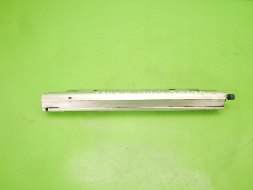 фото №7, Молдинг впрыскная 9146264 volvo s40 i 1.8 16v 95-97