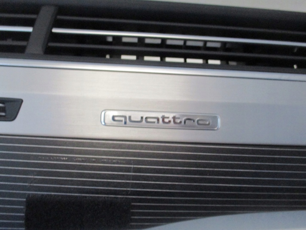 фото №6, Молдинг консоли воздуховод audi q7 4m0