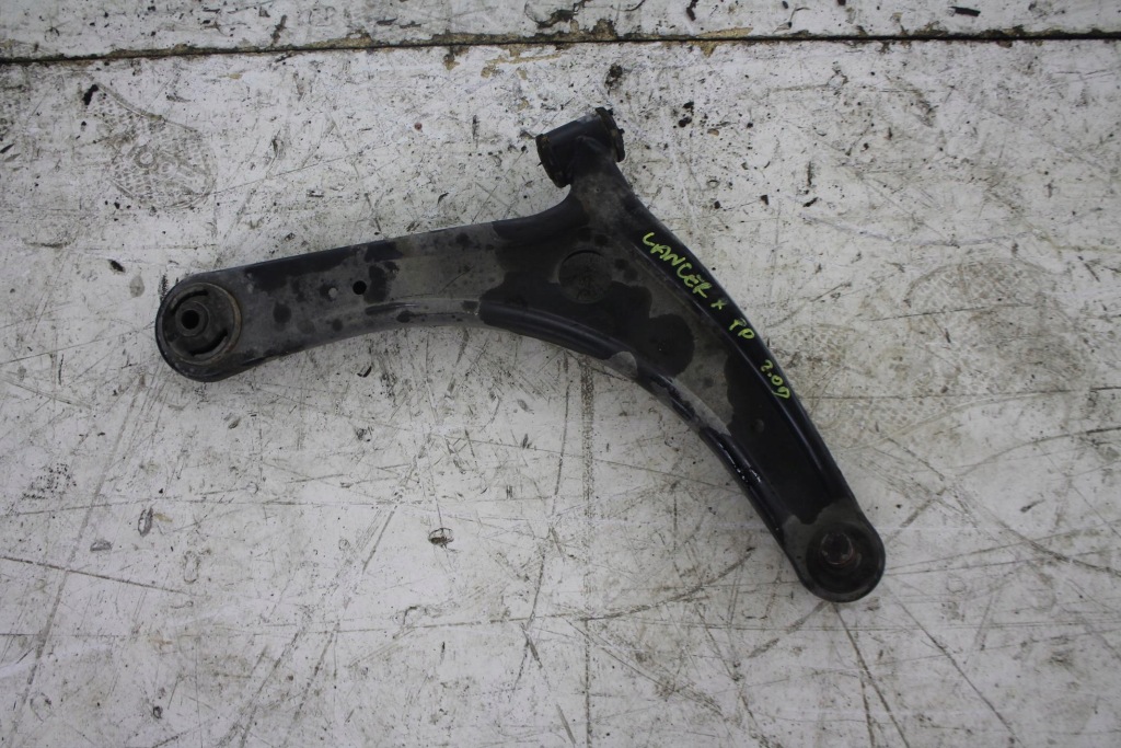 фото №1, Правый рычаг передний перед lancer viii x 8 2.0 di-