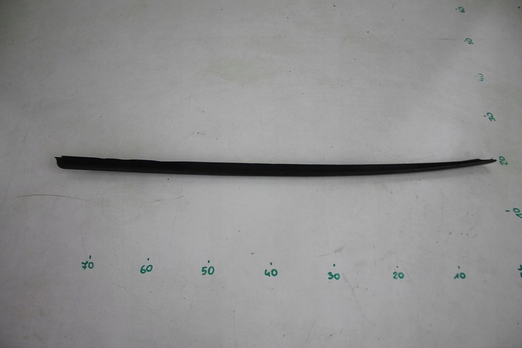 фото №1, Молдинг стекло лобовое левая audi a4 b8