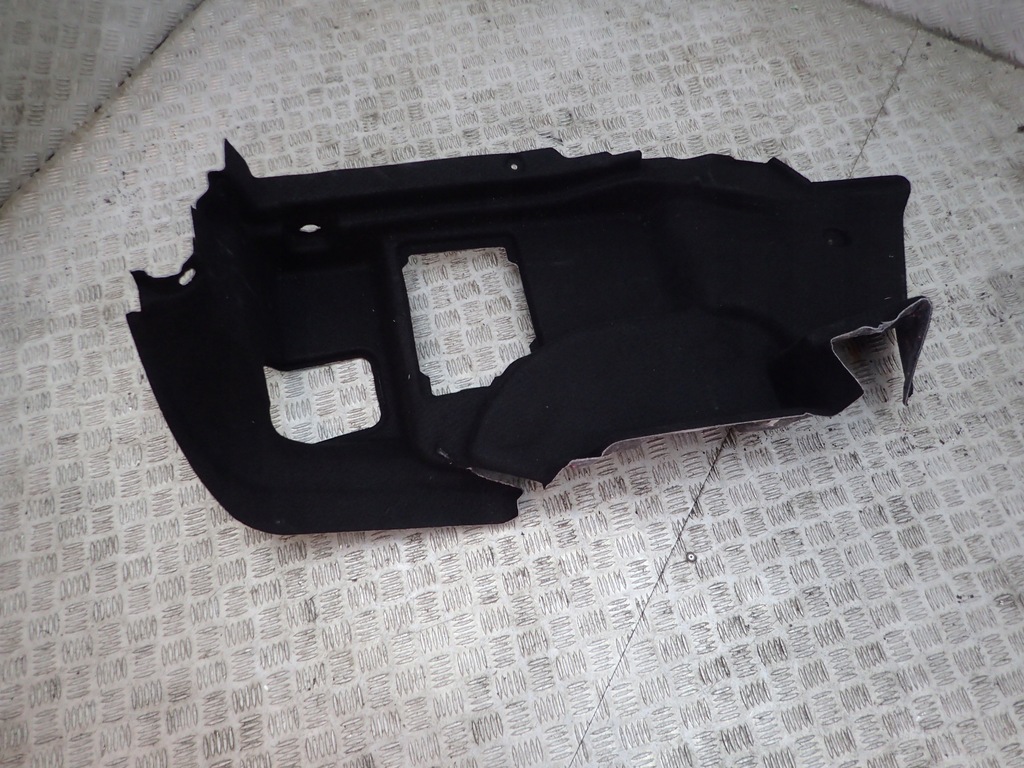 фото №1, Mercedes e w213 обшивка багажника задний правый r