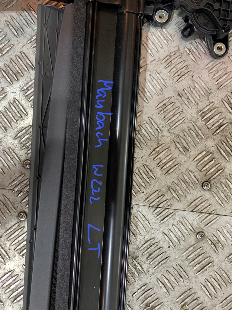 фото №2, Idealna шторка дверь левый mercedes w222 maybach 1