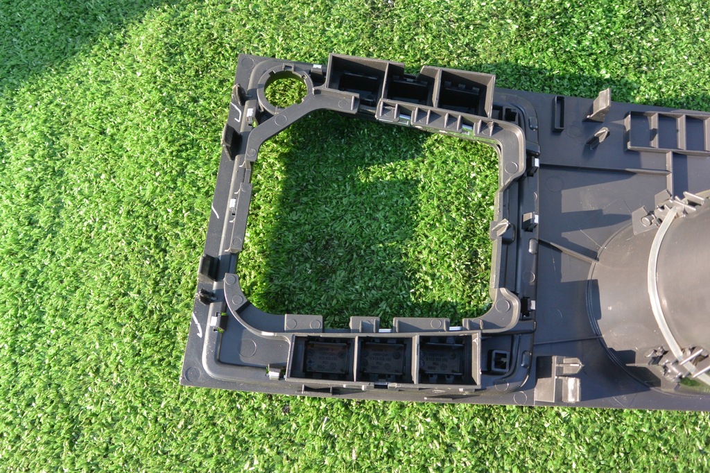 фото №6, Обшивка туннель подлокотник vw passat b7 usa