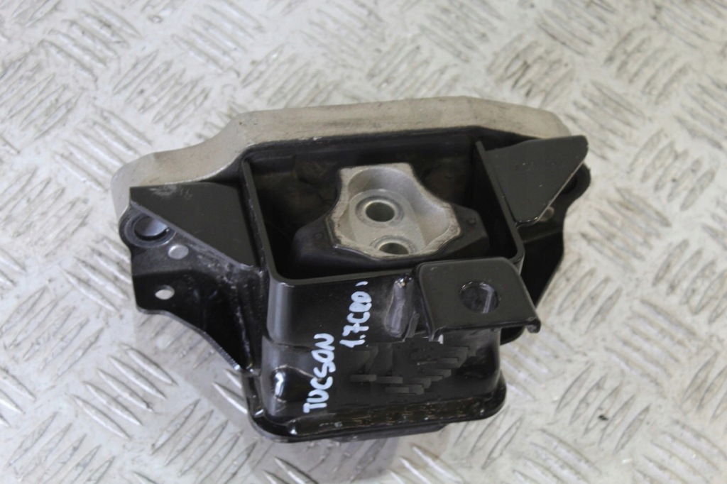 фото №1, Кронштейн подушка двигуна tucson ii 21830-d3200