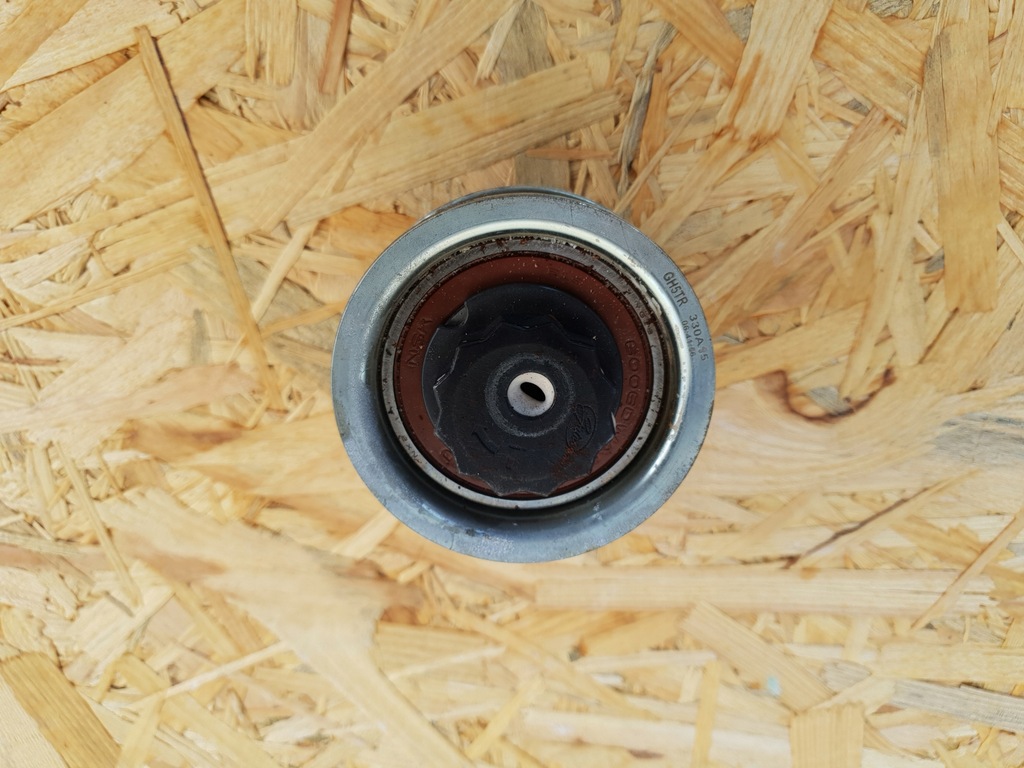 фото №1, Vw audi ролик натягувач ремінь розподільного валу 04c109479k