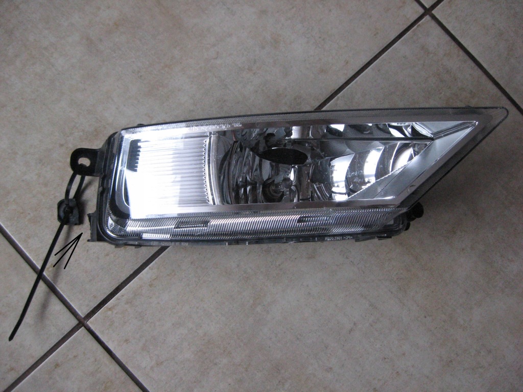 фото №1, Правый противотуманная фара --- vw tiguan ii - 5na - 2015