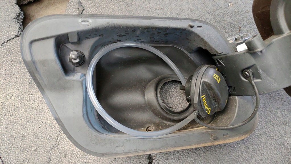 фото №8, Vw touran ii 5t ld8x крышка заливная горловина топлива 5ta809857