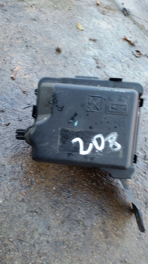 фото №1, Корпус коробка предохранителей peugeot 208