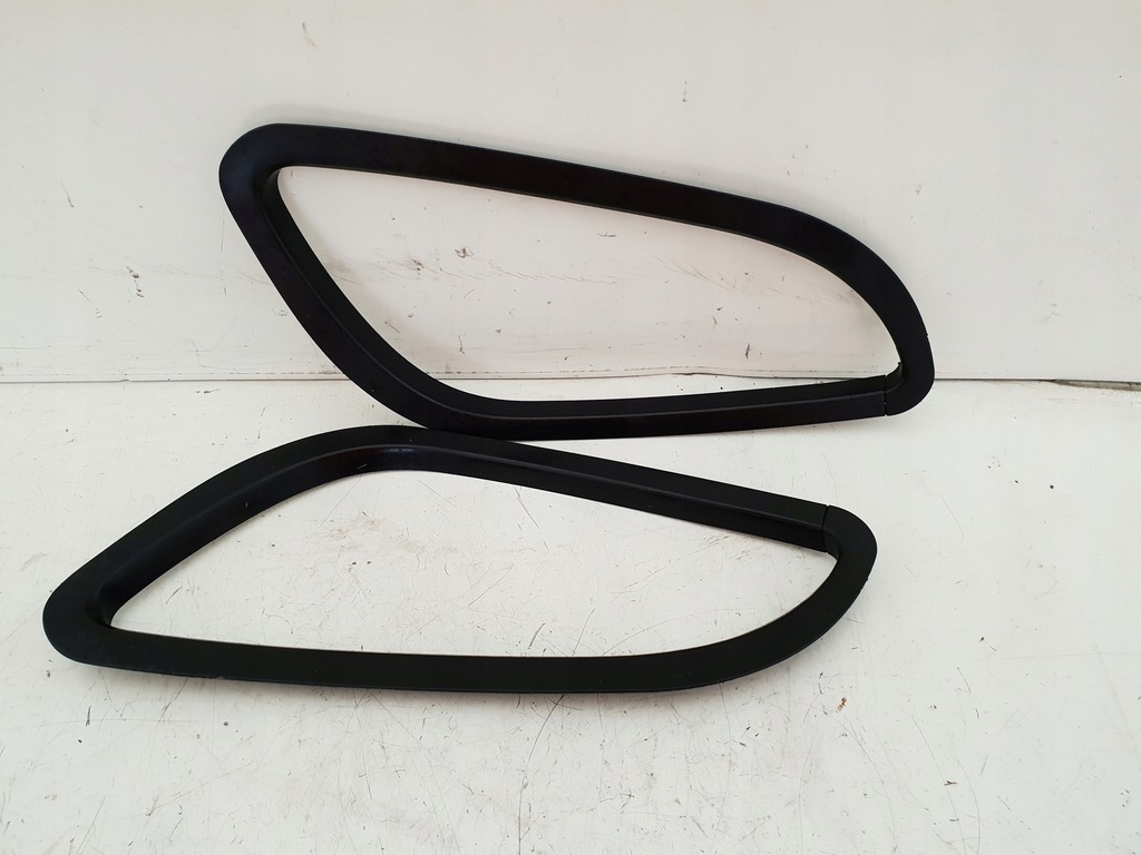 фото №1, Рамка прокладка скло правий задня smart fortwo eu