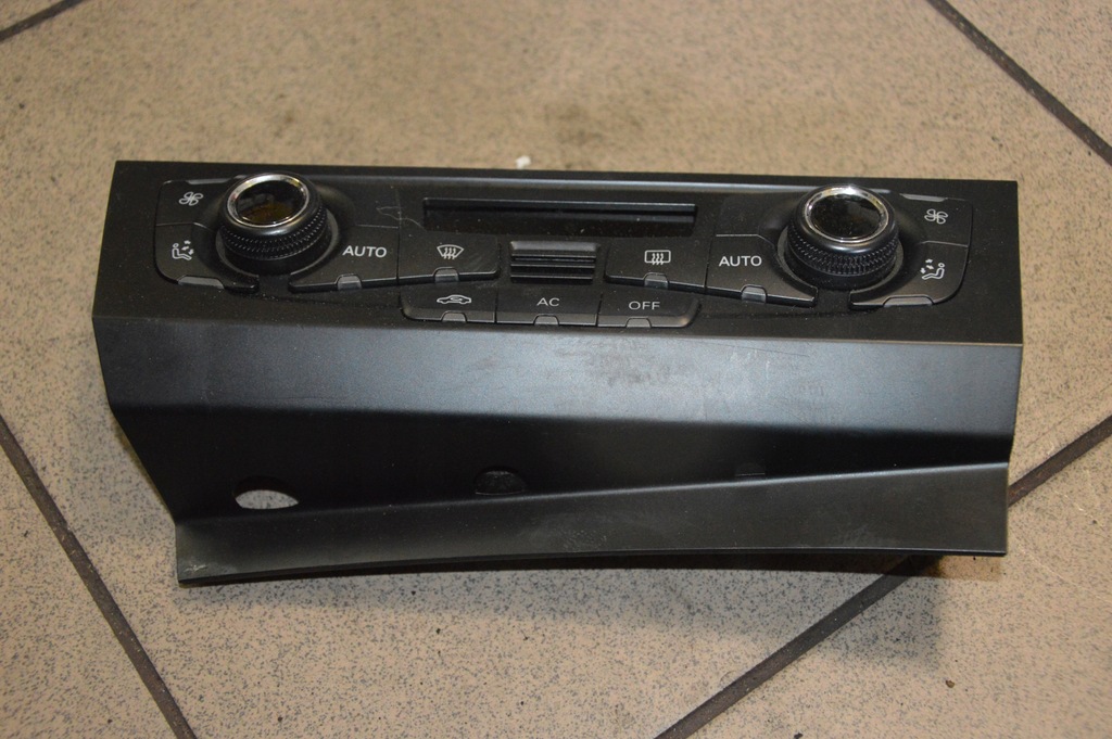 фото №1, Audi a4 b8 панель обдув 8t2820043af