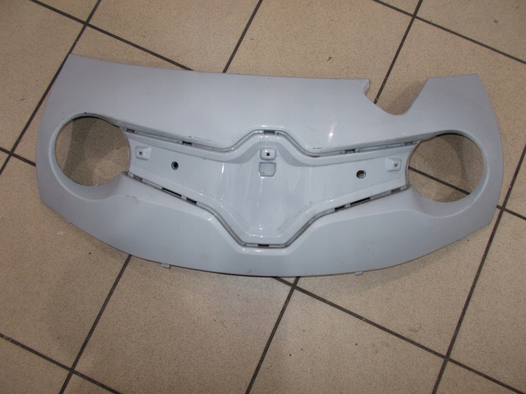 Купити Решітка радіатора renault twizy 620725907r