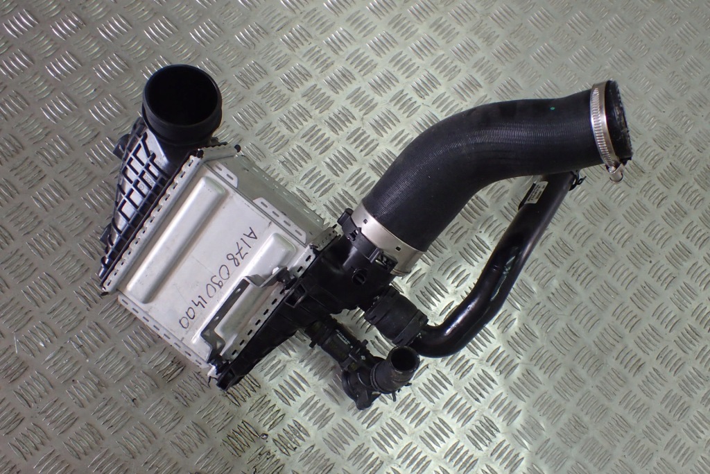 Купить Mercedes amg gt r интеркулер правый a1780901400