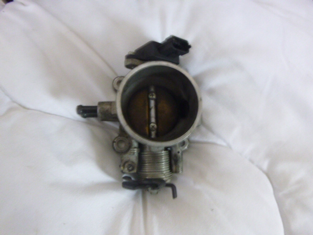 фото №1, Hyundai tucson i 2.0 16v дросельна заслінка