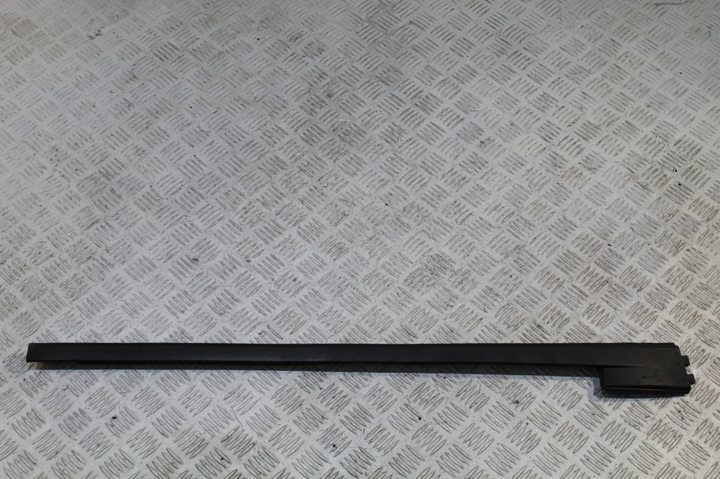 фото №1, Молдинг стекло лобовое правая jeep compass i lift