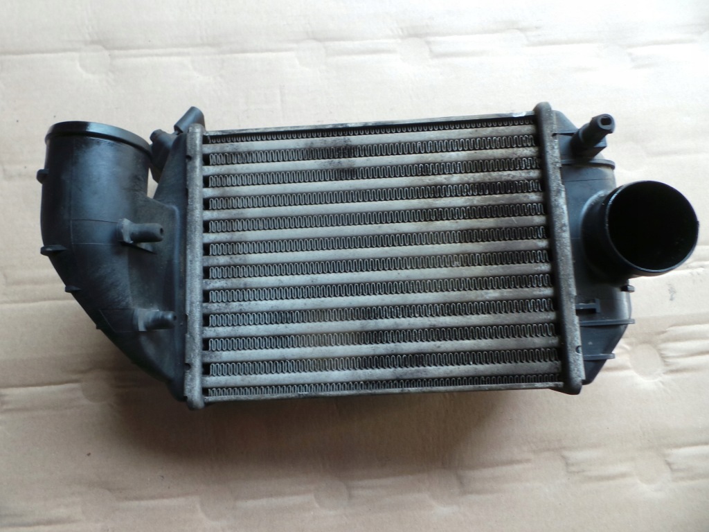 Купить Интеркулер левый vw passat b5fl 2.5tdi 059145805