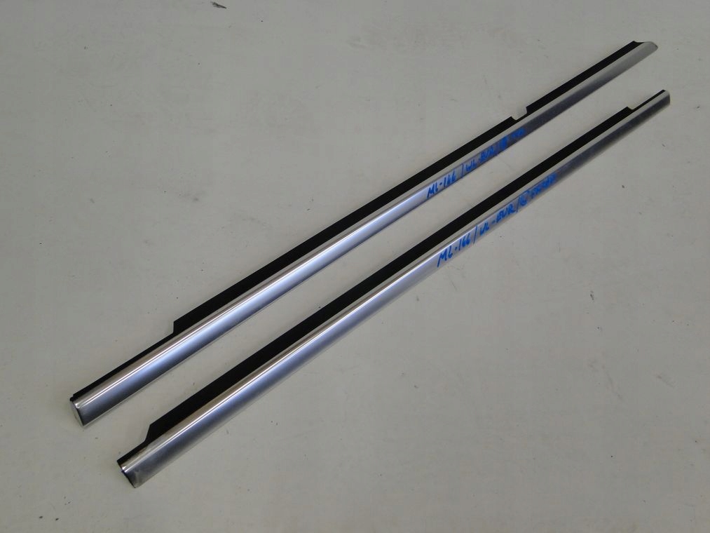 Купити Mercedes ml w166 молдинг przy скло ліва перед задній